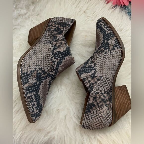 Lucky Brand Tresee Snakeskin Print Ankle Booties 6.5 - Picture 3 of 10